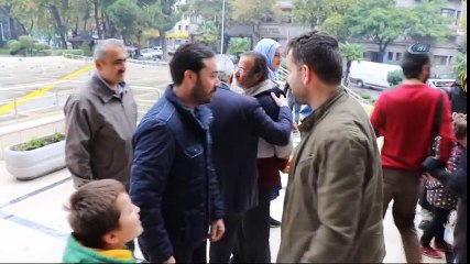 Koltuklar Kirlenmesin Diye Ayakta Giden Madenciler Tatile Oturarak Gitti