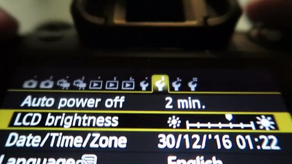 CANON 70D BEST VLOG VIDEO SETTINGS | DeBarrTV