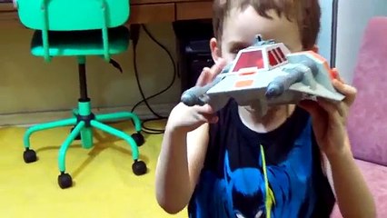 Super Wings Portugues vs Darth Vader Star Wars - Paulinho Brincando Brinquedos para Crianças