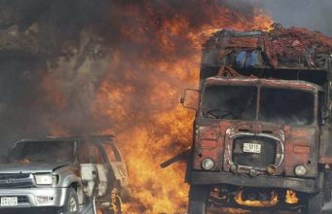 Huge blast took place in Mogadishu leaves dozens of civilians killed and injured