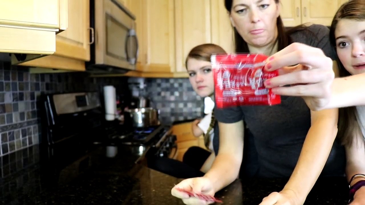 Extreme Spicy Noodle Challenge / That YouTub3 Family