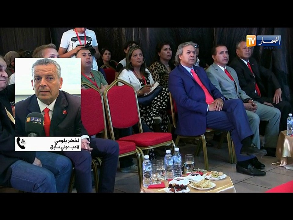 لخضر بلومي: الطاقم الفني للمنتخب الوطني يجب أن...
