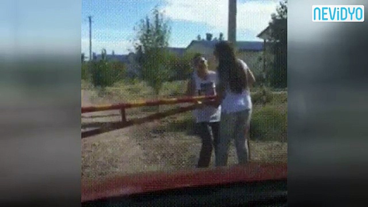 3 kızın aşamadığı bariyeri tek başına böyle aştı!