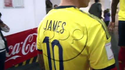 La sencillez de James Rodríguez con dos niños peruanos