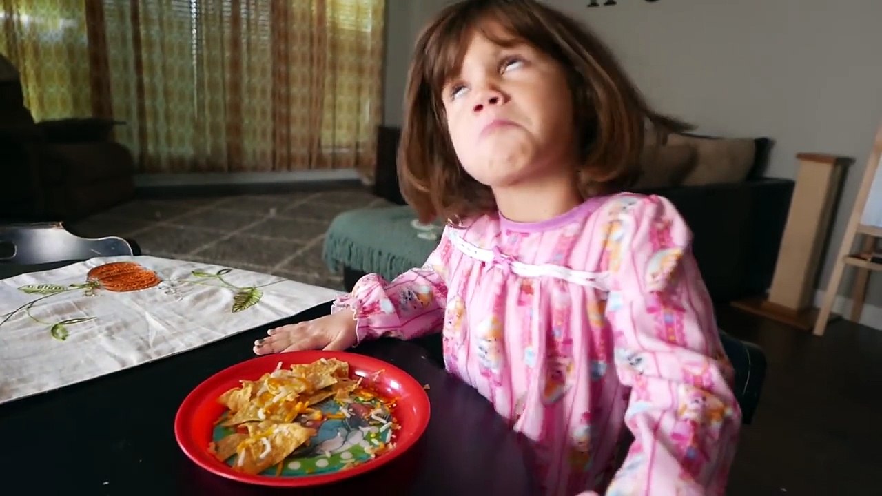 GIANT Teddy Bear!! Scaring My Family - Mostly Fails! | Twins & Toys Family Vlog