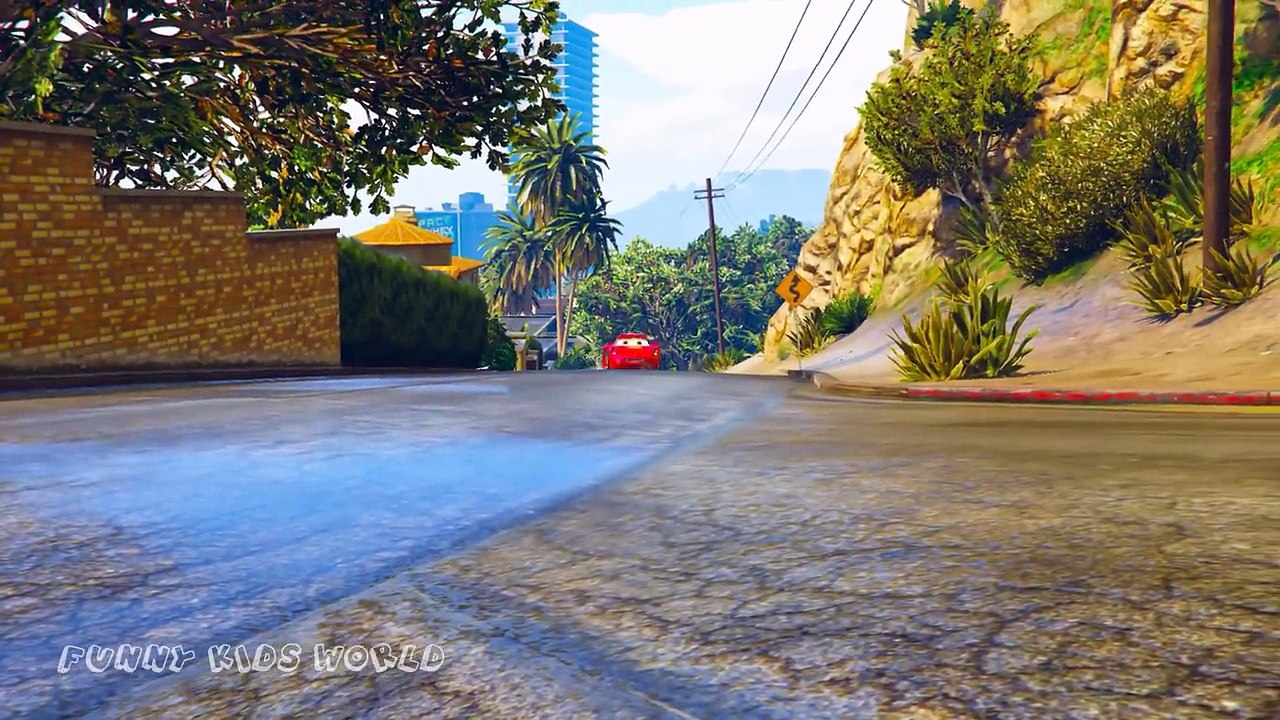 Disney Cars 3 DIRTY LIGHTNING MCQUEEN Goes to a CAR WASH! w Spiderman, Hulk Superheroes Cartoon