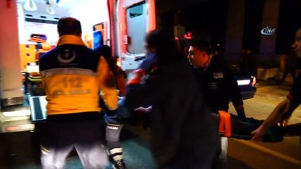 Paramparça Olan Otomobilden Sağ Kurtuldular: 2 Yaralı