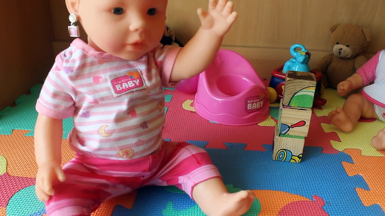 *Дочки-Матери с куклой. Пупсик Беби Бон КАКАЕТ в ШТАНИШКИ, а потом на горшок.Игрушки для девочек.
