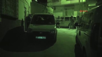 Gaziantep Özel- Polisi Gören Firari Hükümlü, Girdiği Evdeki Aileyi Tabancayla Rehin Aldı