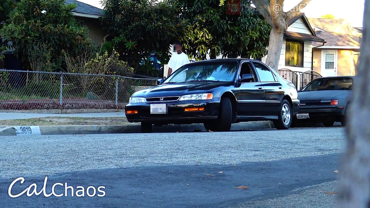 Car Bawmb Bait Car Prank In The Hood! - Public Scare Prank - Instant Karma - "Best Pranks 2016"