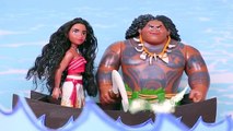 PRIMER BESO después de que se hacen novios MOANA y MAUI! - Juguetes Fantásticos