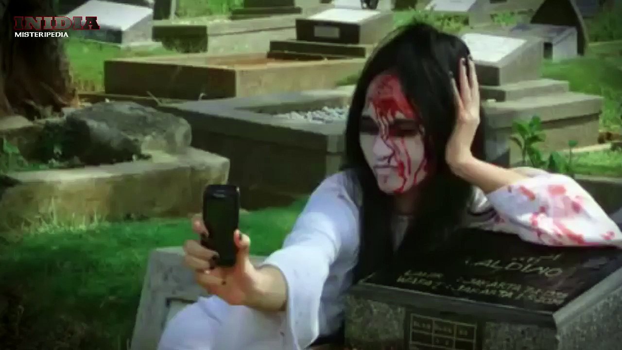 10 PENAMPAKAN HANTU YANG TEREKAM CCTV PALING NYATA DAN MENGEJUTKAN – Hii Serem!