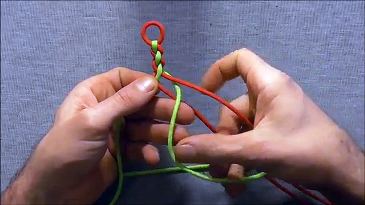 How To Tie A Four Strand Round Braid Paracord Survival Bracelet