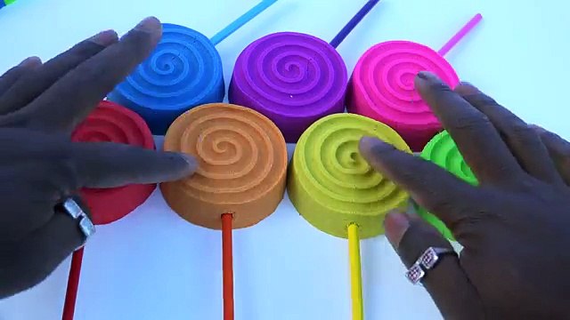 DIY How To Make Kinetic Sand lollipop Rainbow Dohvinci Play Doh Modelling Clay Learn Colors