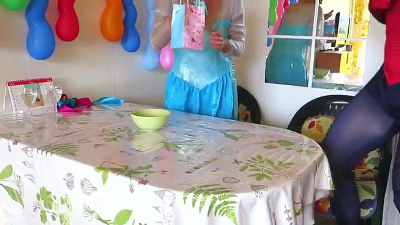 SPIDERMAN POO SURPRISE, no toilet, vs FROZEN ELSA, JOKER PRANK! Superhero fun!