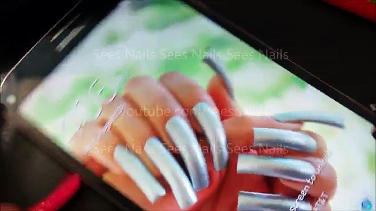 How I Text With My LONG Natural Nails