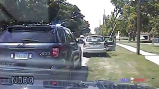Officer Gets Caught in Crossfire During Fatal Police Shooting-Mn_PzB8gI84