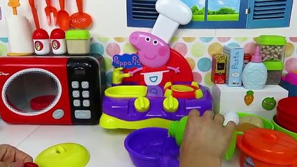 ¡Cocinita Peppa Pig del cole Nenuco! La bebé Lucía en el comedor Juguetes de Peppa Pig en español
