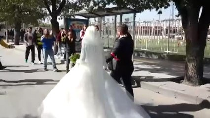 Düğünden Önce Mke Ankaragücü'nün Maçını İzleyen Gelin ve Damat