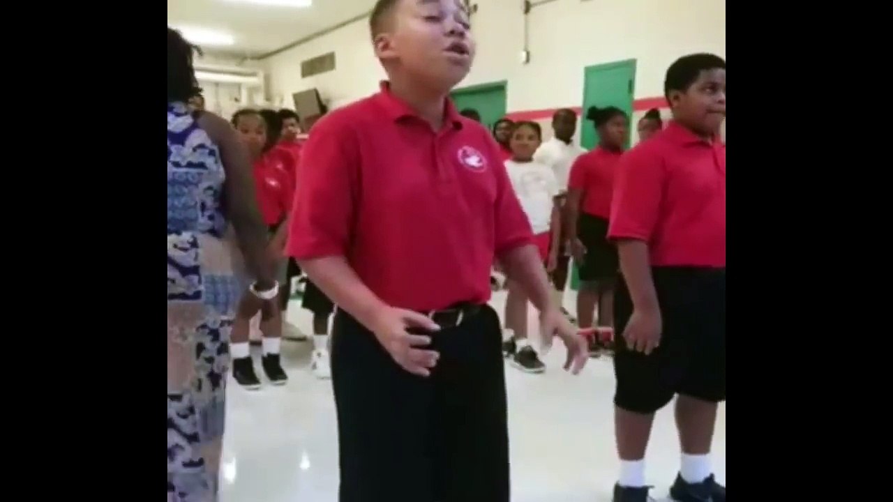 Cette chorale qui chante une reprise de 'Rise Up' en gospel est franchement émouvante