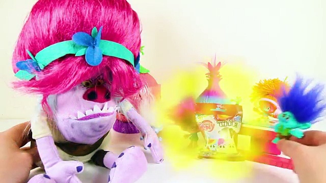 Bergen Villain Chef Wears Poppys Hair from the Trolls Movie Part 4 | Ellie Sparkles