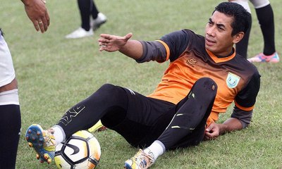 Benturan saat Bermain, Kiper Persela Choirul Huda Meninggal