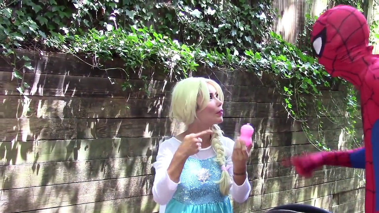 Frozen Elsa & Spiderman vs Hotsauce big mac! w/ Joker, snow white, baby, doctor, ariel mermaid