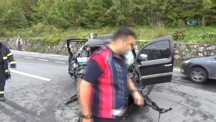 Otomobil Mobese Direğine Çarpıp Takla Attı