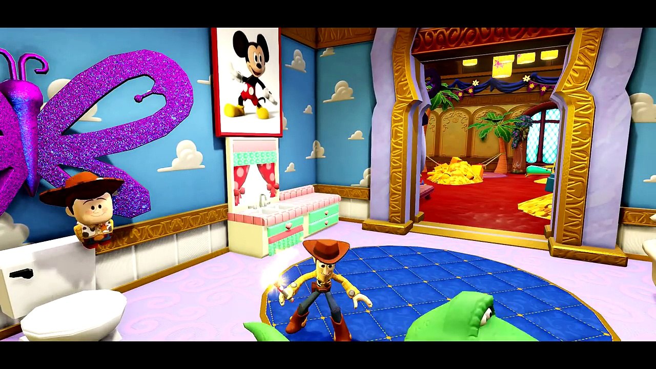 Sheriff Woody and Buzz Lightyear have a bubble bath and shower / Nursery Rhyme Playlist