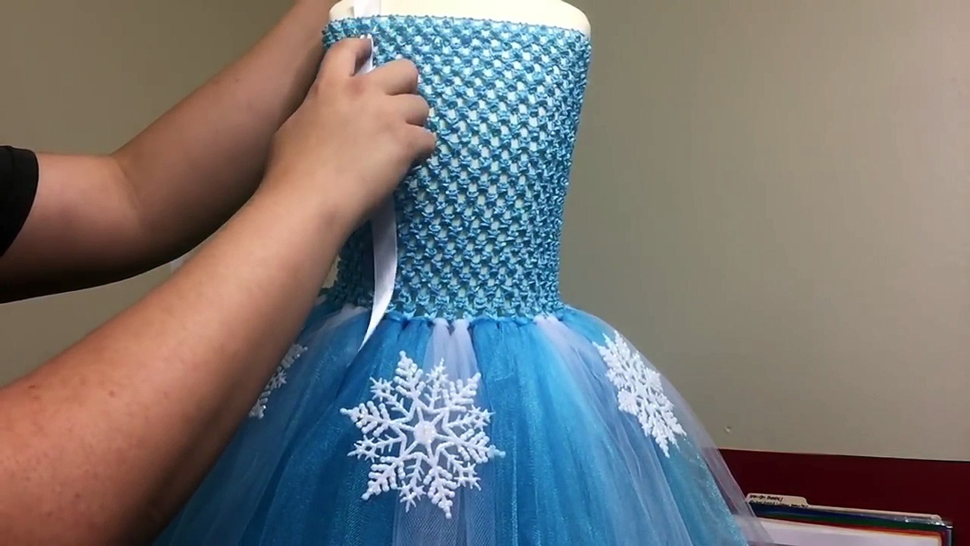 How To Make An Elsa Tutu Dress Vidéo