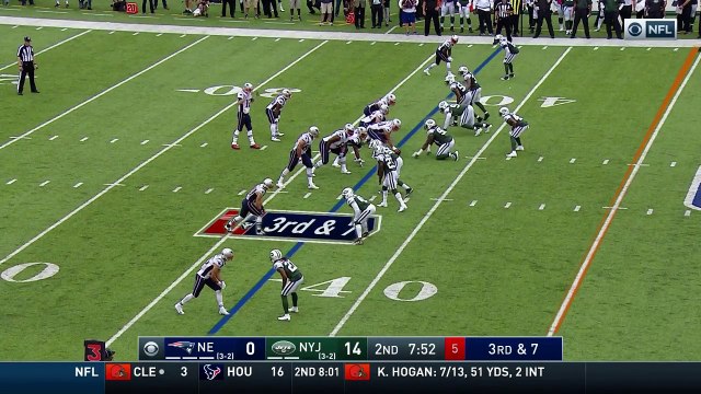 Tom Brady hits Danny Amendola for 17 yards