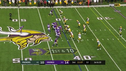 Adam Thielen catches 23-yard pass along the sideline