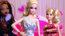 BARBIE VS. CLAWDEEN de Monster High: Quién es MEJOR diseñadora? con muñecas de vestir de pegatinas