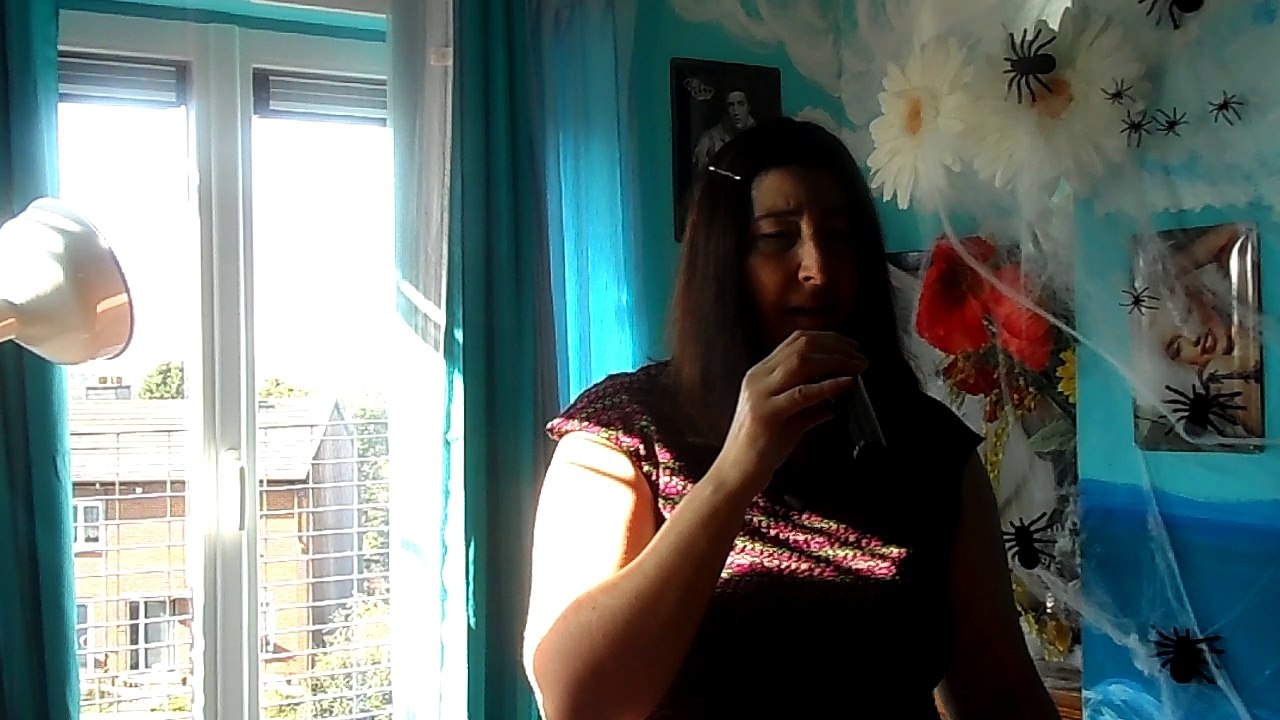 natacha  st pier  un ange frappe a ma porte ..