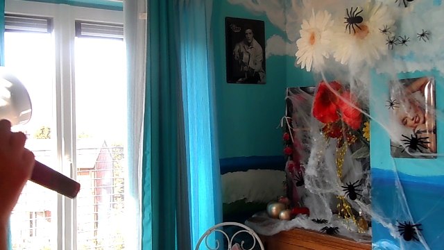 noam viens maman on va danser..