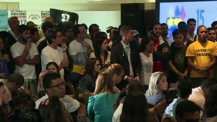 Oficialismo venezolano gana 17 estados, la oposición cinco