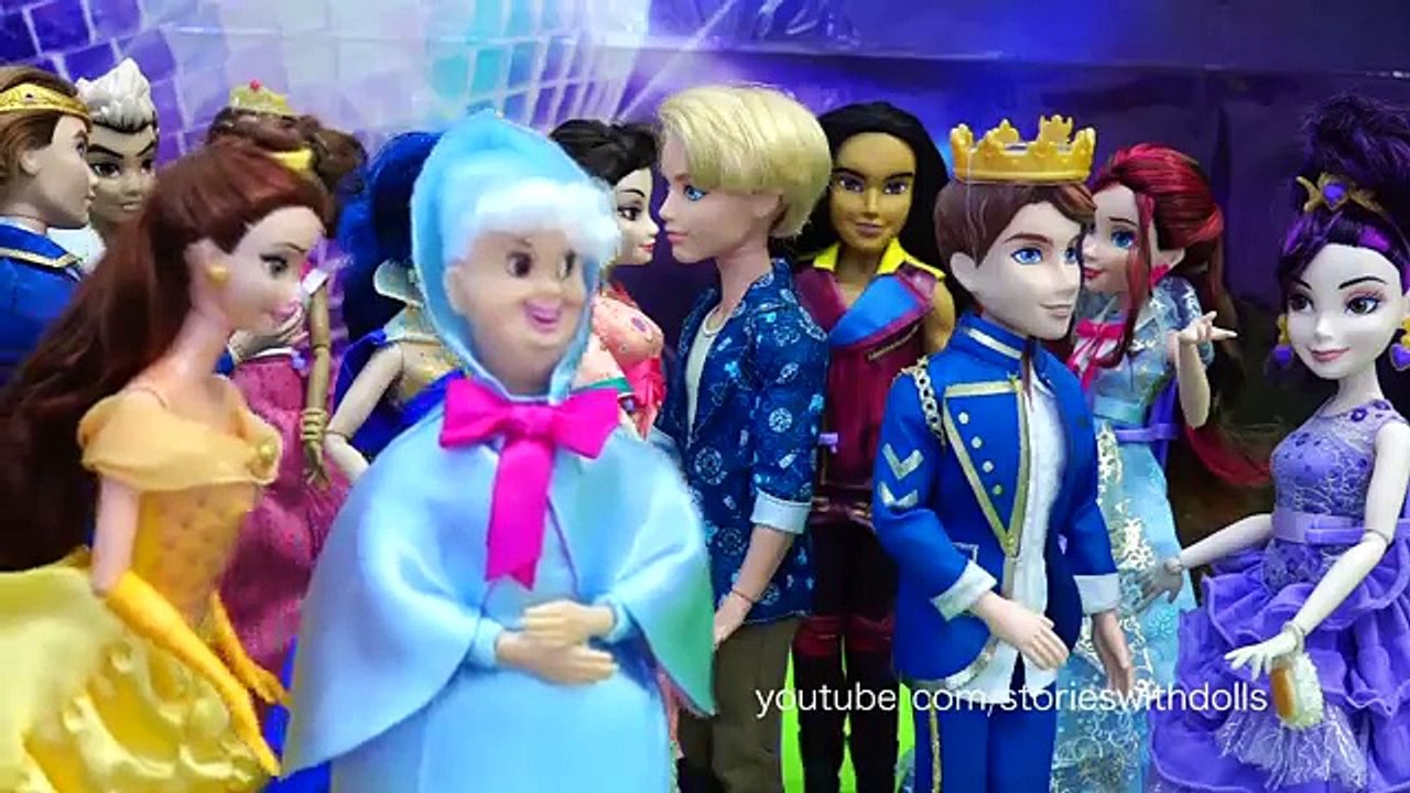 JUSTIN BIEBER Crashes DESCENDANTS Bens Coronation - Doll and Instruments Set Unboxing and Demo