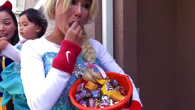 Frozen Elsa eats Candy becomes FAT Elsa w/ Elsa baby, snow white, chocolate fountain, maleficent