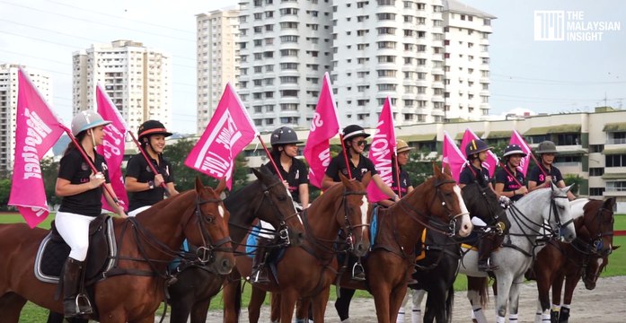 The queens take over the Game of Kings for breast cancer awareness