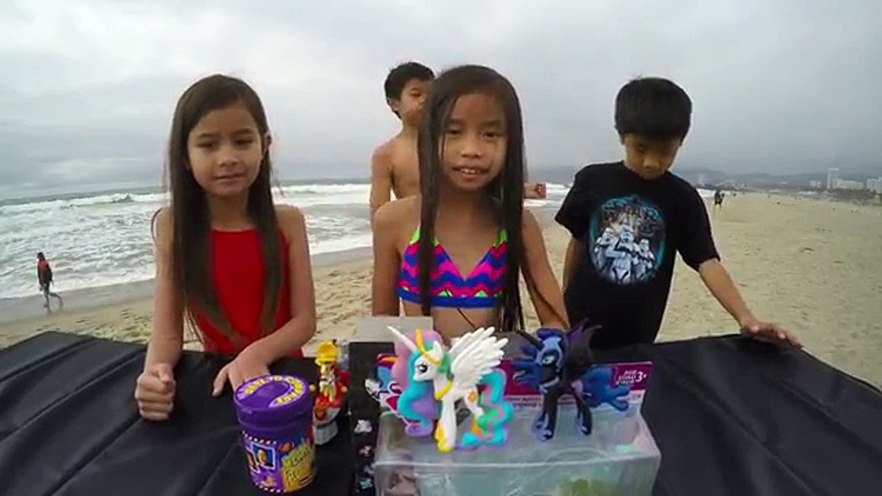 Kid Swimsuit Model Beach Race Challenge - Losers Eat Bean Boozle Jelly Beans - Santa Monica Beach
