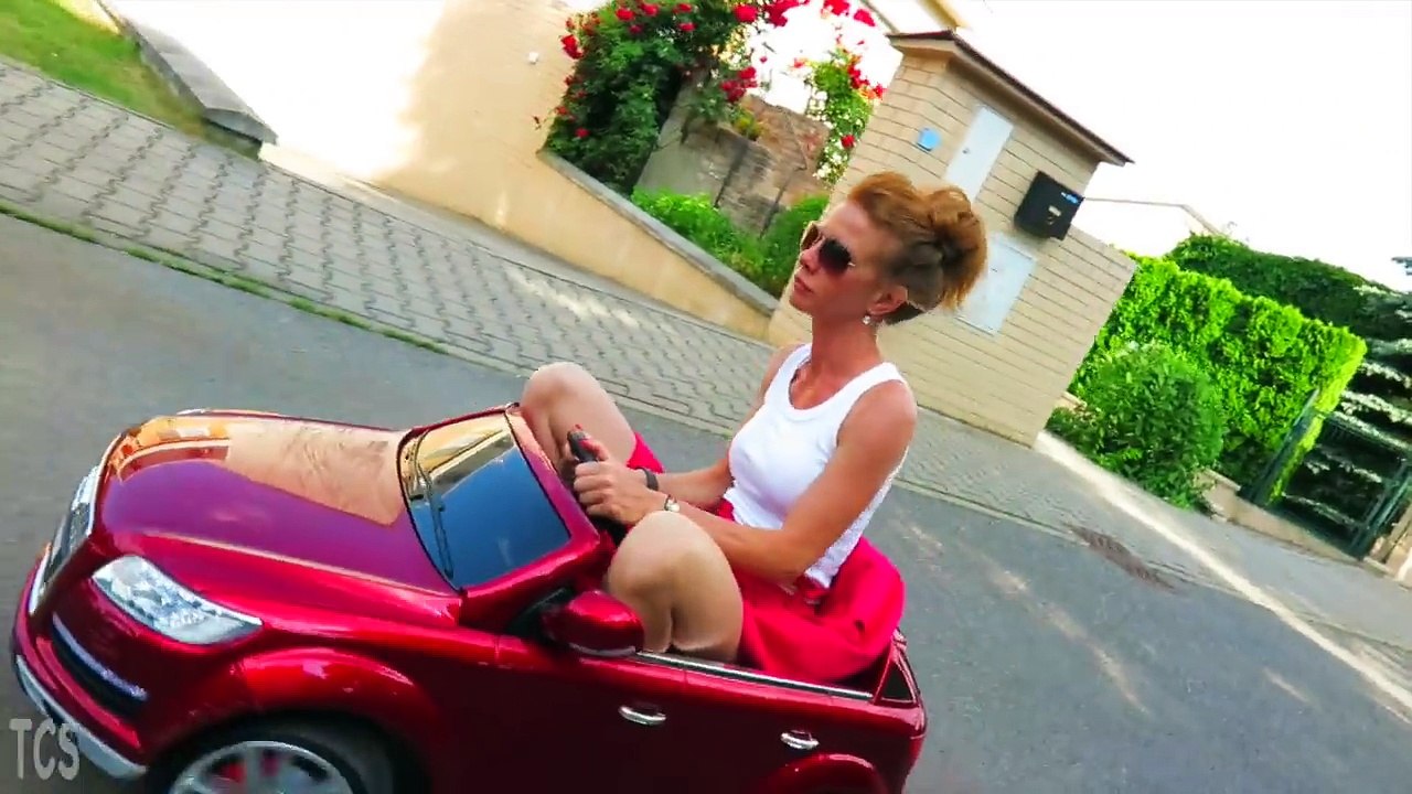 BAD BABY TOWING MOMs Power Wheeled AUDI Q7 with Ride on HARLEY DAVIDSON - STEERING FAILURE