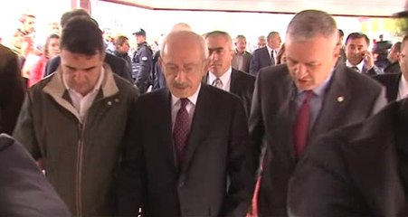 Kılıçdaroğlu, Deniz Baykal'ı Ziyaret Etti: Bilinci Açık ama Önümüzdeki Süreç Kritik