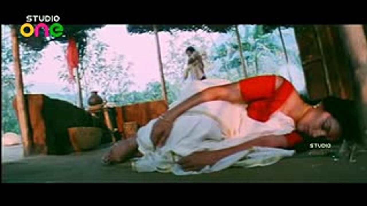 Ragile Kasi Movie Romantic Scene - Manoj K.Jayan  Shweta Menon