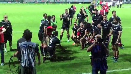 Le chant des joueurs du BOPB avec leurs supporters