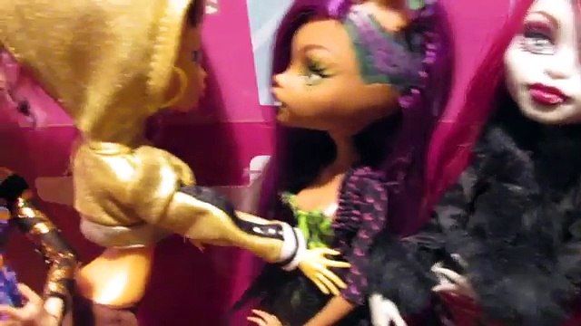 Clawdeen Gets Jumped | Monster High Slayer | Ep 22