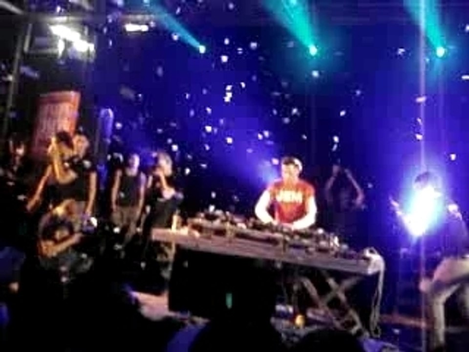 SON DANCE avec  laurent wolf