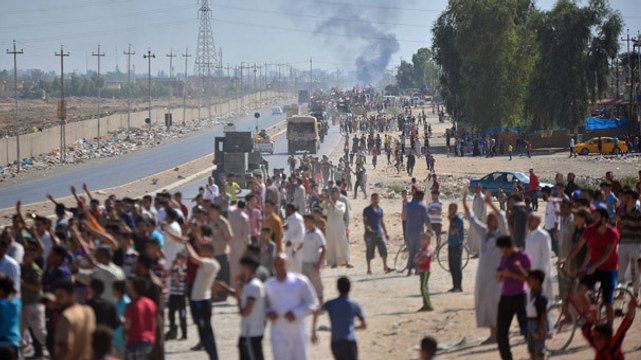 Kerkük'te Halk, Irak Ordusunu Sevinçle Karşıladı