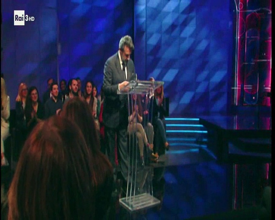 Flavio Insinna interpreta un passo del Film "Occhio, malocchio, prezzemolo e finocchio" di Lino Banfi - 10/10/2017