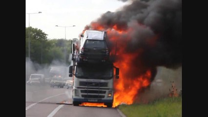 Cars exploding in Car Transporter Lorry Fire