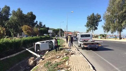 Aydınlatma Direğine Çarpan Sürücü Yaralandı